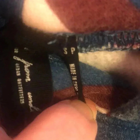 Urban Outfitters Out from Under cropped sweaters hurt with hood - Picture 6 of 6